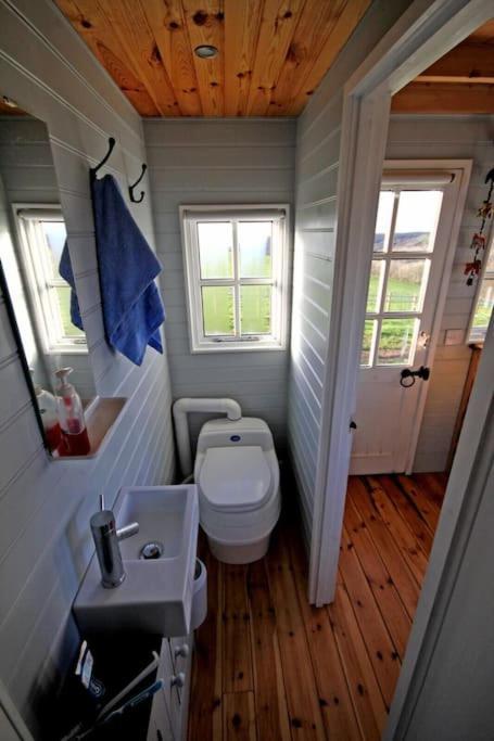 Tiny House On Isolated Farm By The Cornish Coast Bude Exterior foto
