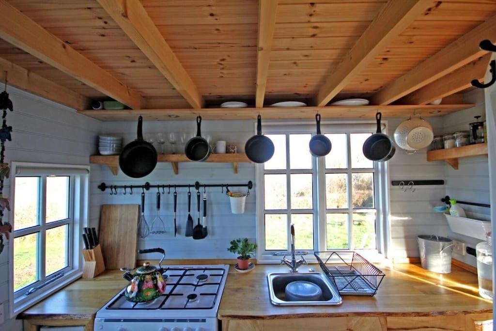 Tiny House On Isolated Farm By The Cornish Coast Bude Exterior foto